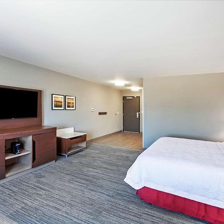 Hampton Inn Gardner Екстериор снимка