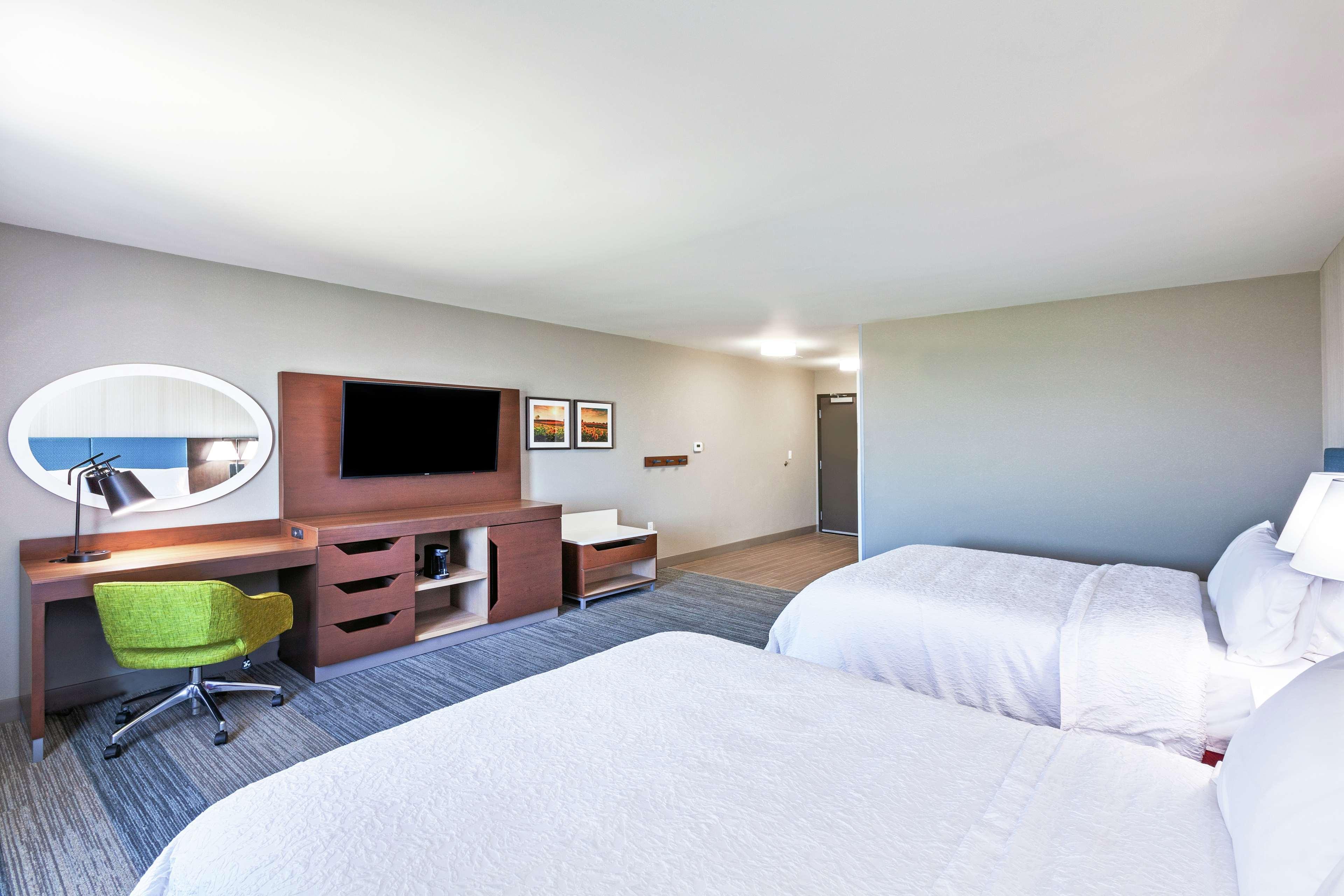 Hampton Inn Gardner Екстериор снимка