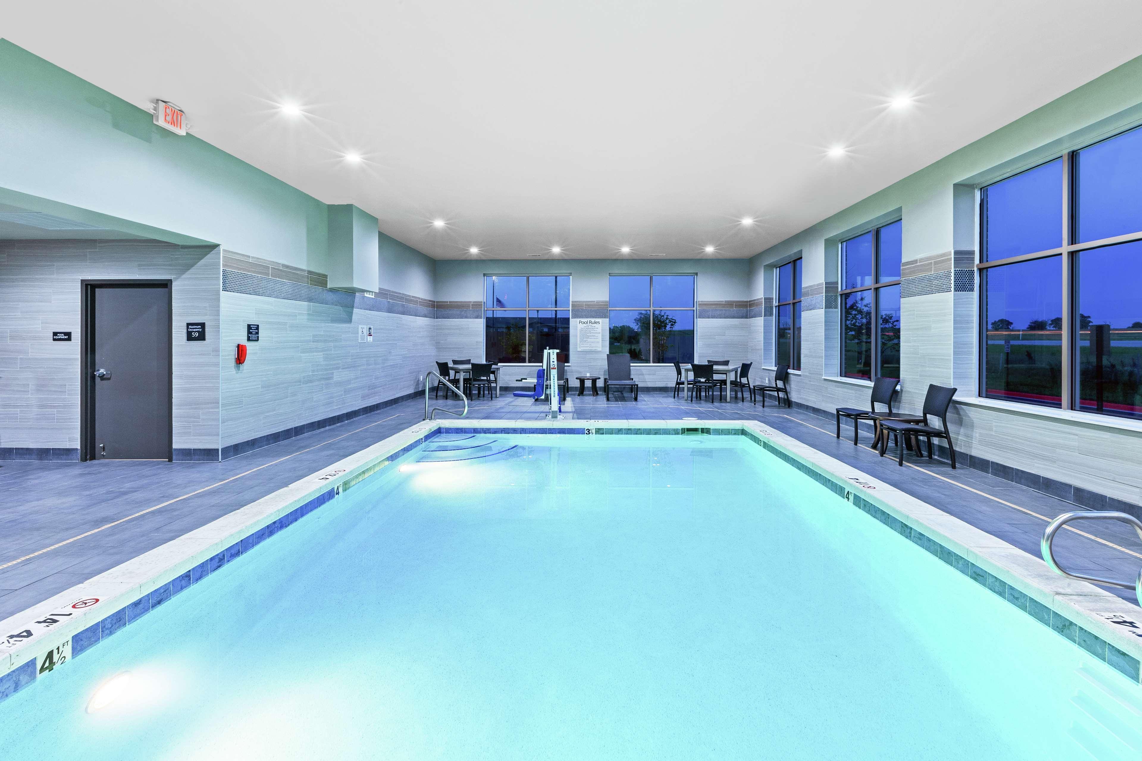 Hampton Inn Gardner Екстериор снимка