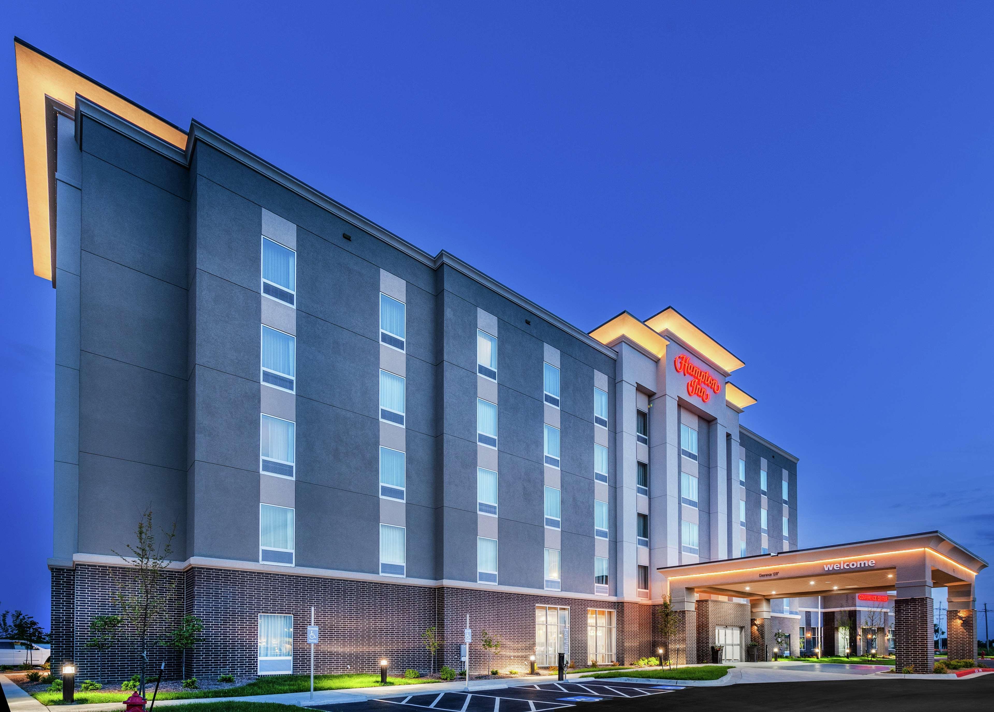 Hampton Inn Gardner Екстериор снимка
