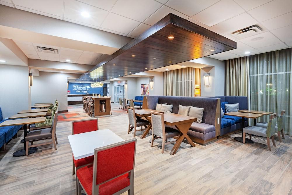 Hampton Inn Gardner Екстериор снимка