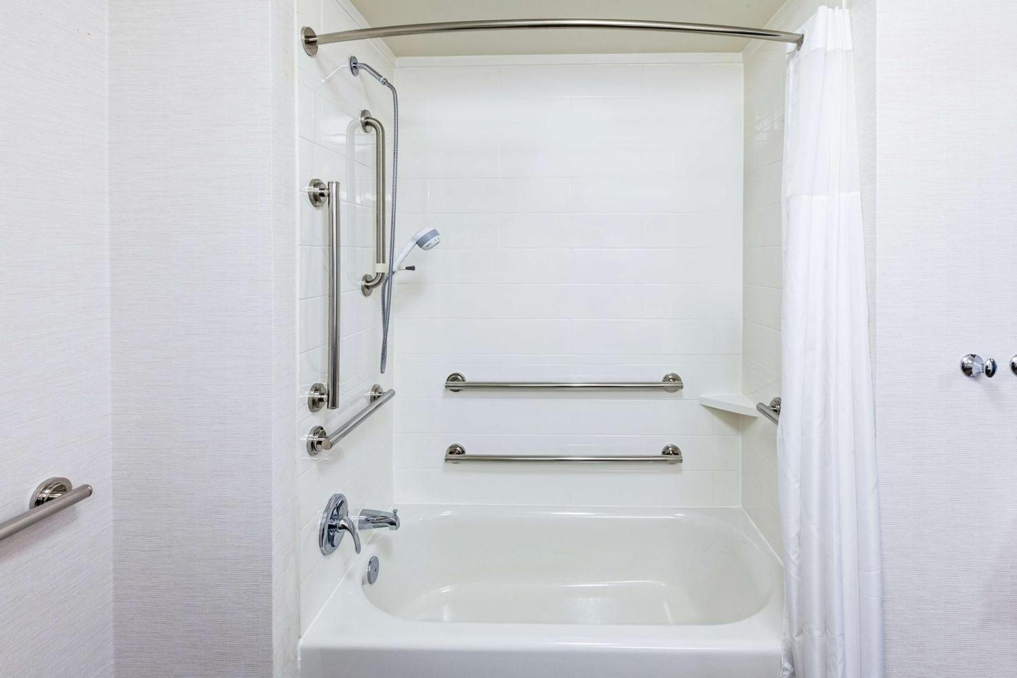 Hampton Inn Gardner Екстериор снимка