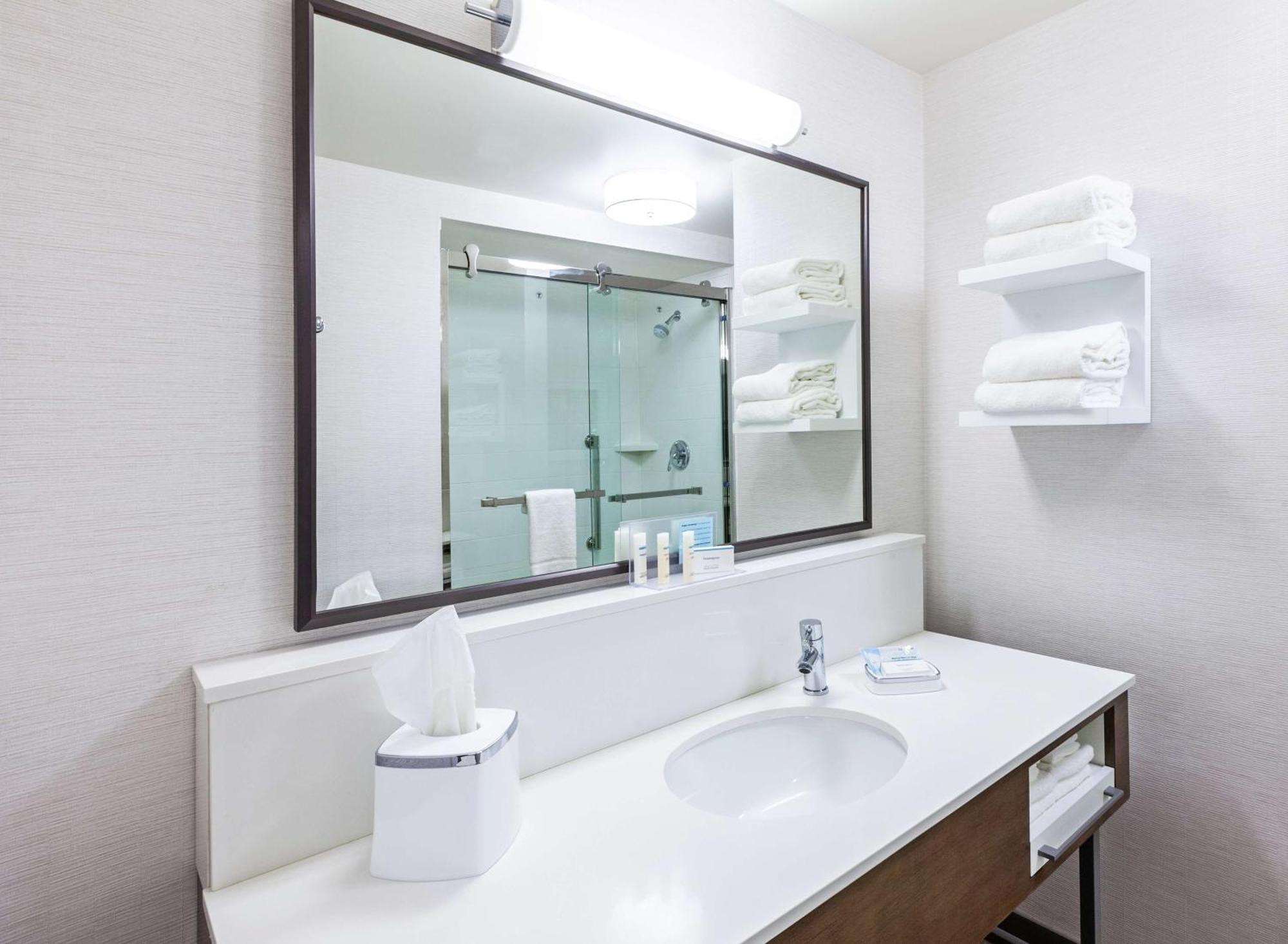 Hampton Inn Gardner Екстериор снимка